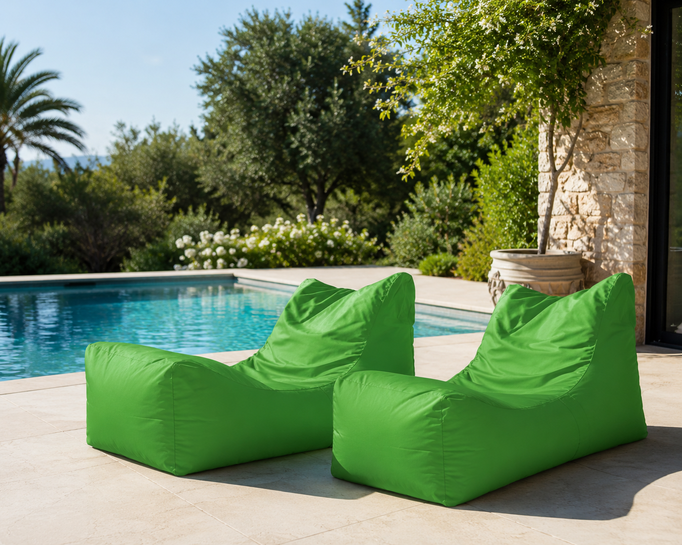 Set 2 zelených outdoor sedacích vakov Ateny k bazénu